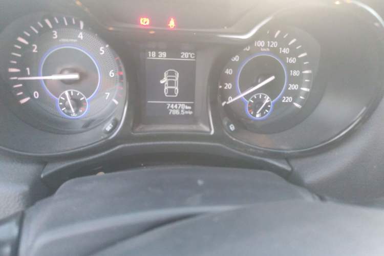 Used JMC Yuhu 3 2018 1.8T Gasoline Two-Wheel Drive Advanced Edition Standard Wheelbase Odometer Close Up