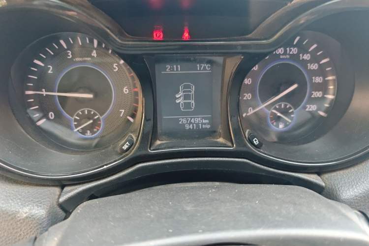Used JMC Yuhu 3 2018 1.8T Gasoline Two-Wheel Drive Advanced Edition Standard Wheelbase Odometer Close Up
