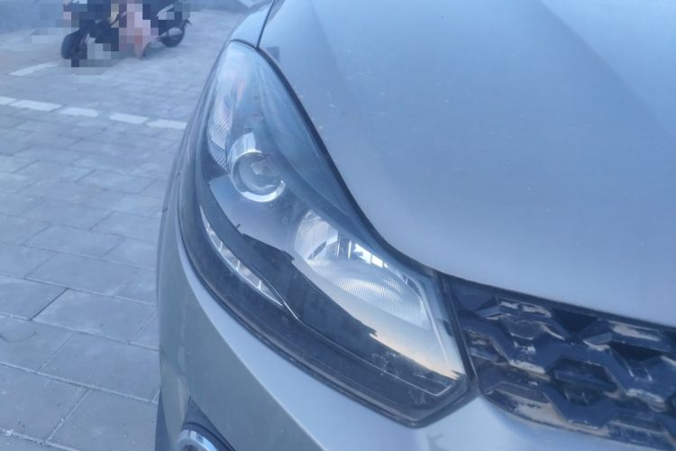 Used JMC Yuhu 3 2018 1.8T Gasoline Two-Wheel Drive Advanced Edition Standard Wheelbase Right Front Headlight