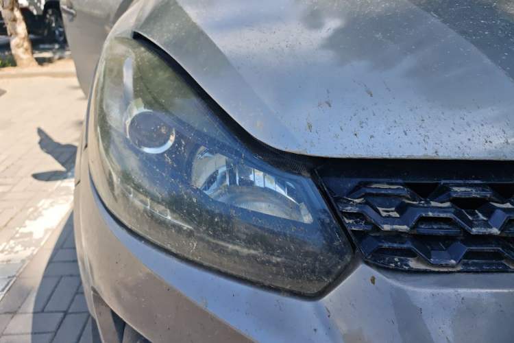 Used JMC Yuhu 3 2018 1.8T Gasoline Two-Wheel Drive Advanced Edition Standard Wheelbase Right Front Headlight