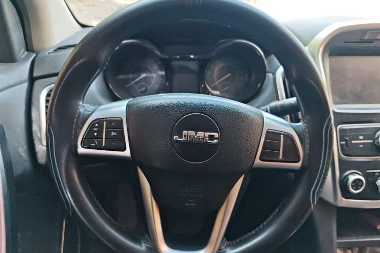 Used JMC Yuhu 3 2018 1.8T Gasoline Two-Wheel Drive Advanced Edition Standard Wheelbase Steering Wheel