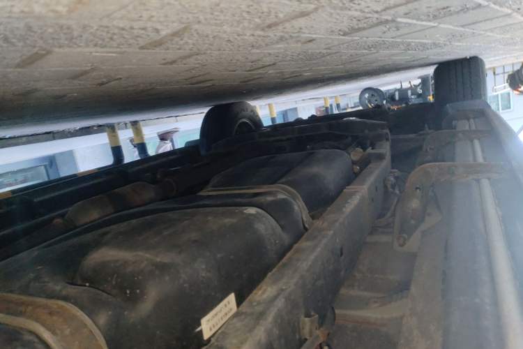 Used JMC Yuhu 3 2018 1.8T Gasoline Two-Wheel Drive Advanced Edition Standard Wheelbase Chassis Rear Left