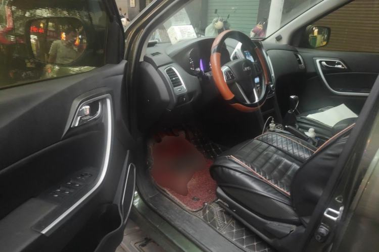 Used JMC Yuhu 3 2018 2.5T Diesel Two-Wheel Drive Luxury Shield Edition with Long Wheelbase Driver Seat