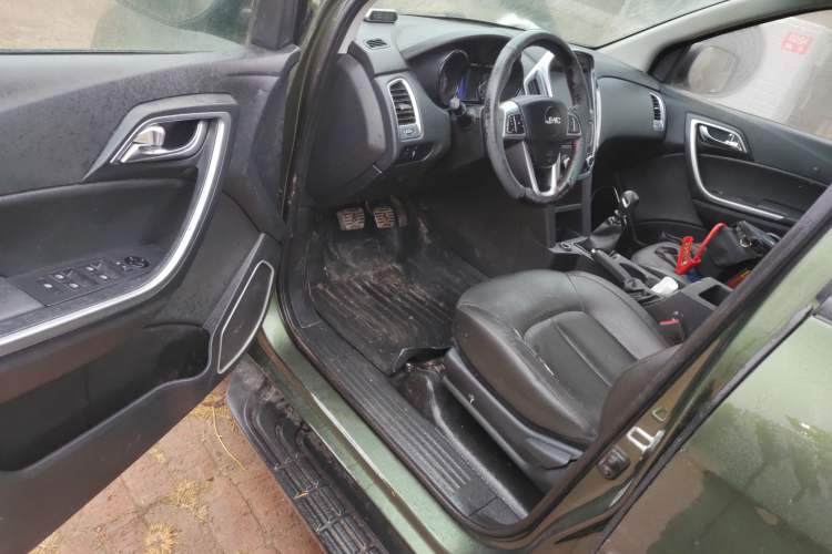 Used JMC Yuhu 3 2018 1.8T Gasoline Two-Wheel Drive Advanced Edition Standard Wheelbase Driver Seat