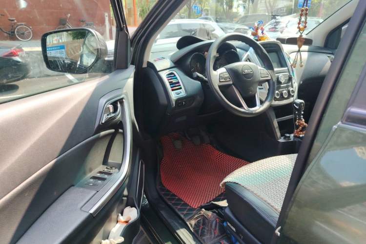 Used JMC Yuhu 3 2018 1.8T Gasoline Two-Wheel Drive Advanced Edition Standard Wheelbase Driver Seat