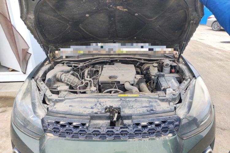 Used JMC Yuhu 3 2018 2.5T Diesel Two-Wheel Drive Advanced Version Standard Wheelbase Engine Bay