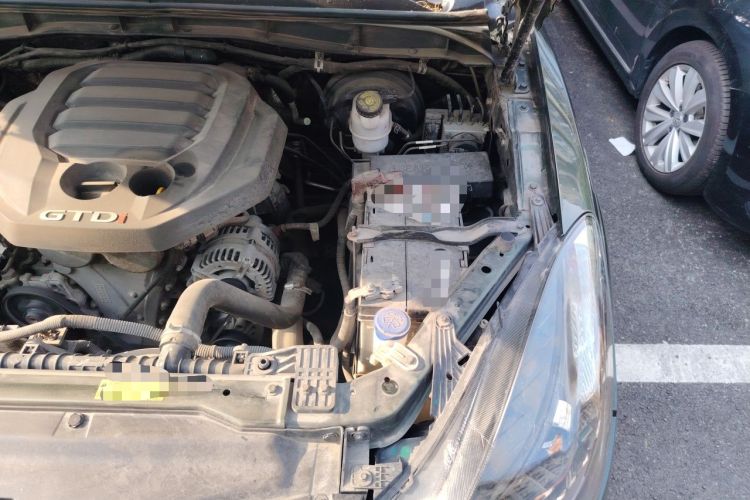 Used JMC Yuhu 3 2018 1.8T Gasoline Two-Wheel Drive Advanced Edition Standard Wheelbase Engine Bay Left