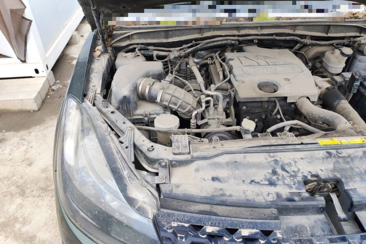 Used JMC Yuhu 3 2018 2.5T Diesel Two-Wheel Drive Advanced Version Standard Wheelbase Engine Bay Right