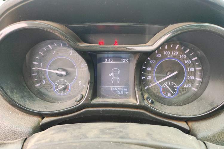 Used JMC Yuhu 3 2018 2.5T Diesel Two-Wheel Drive Advanced Version Standard Wheelbase Instrument Cluster