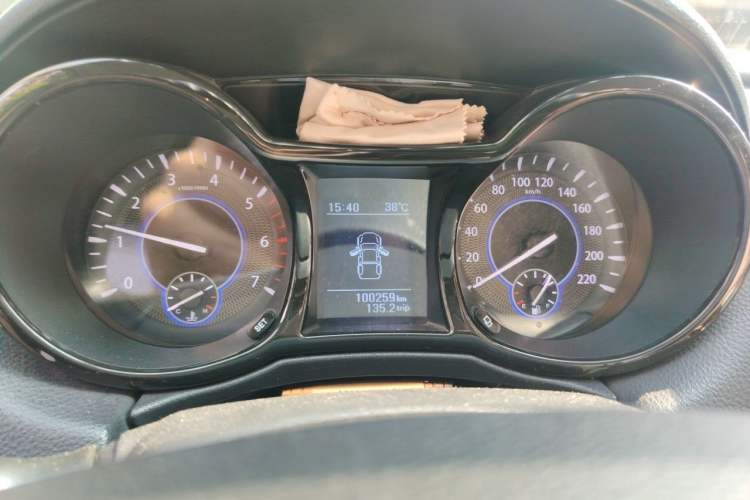 Used JMC Yuhu 3 2018 1.8T Gasoline Two-Wheel Drive Advanced Edition Standard Wheelbase Instrument Cluster