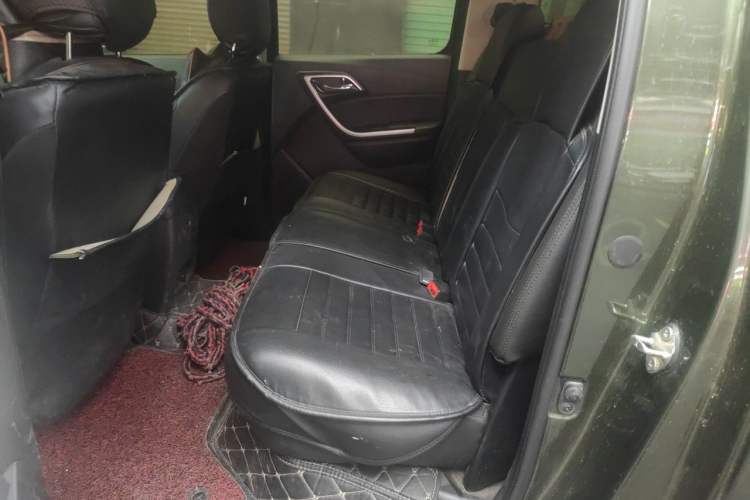 Used JMC Yuhu 3 2018 2.5T Diesel Two-Wheel Drive Luxury Shield Edition with Long Wheelbase Left Rear Seat