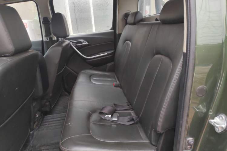 Used JMC Yuhu 3 2018 1.8T Gasoline Two-Wheel Drive Advanced Edition Standard Wheelbase Left Rear Seat