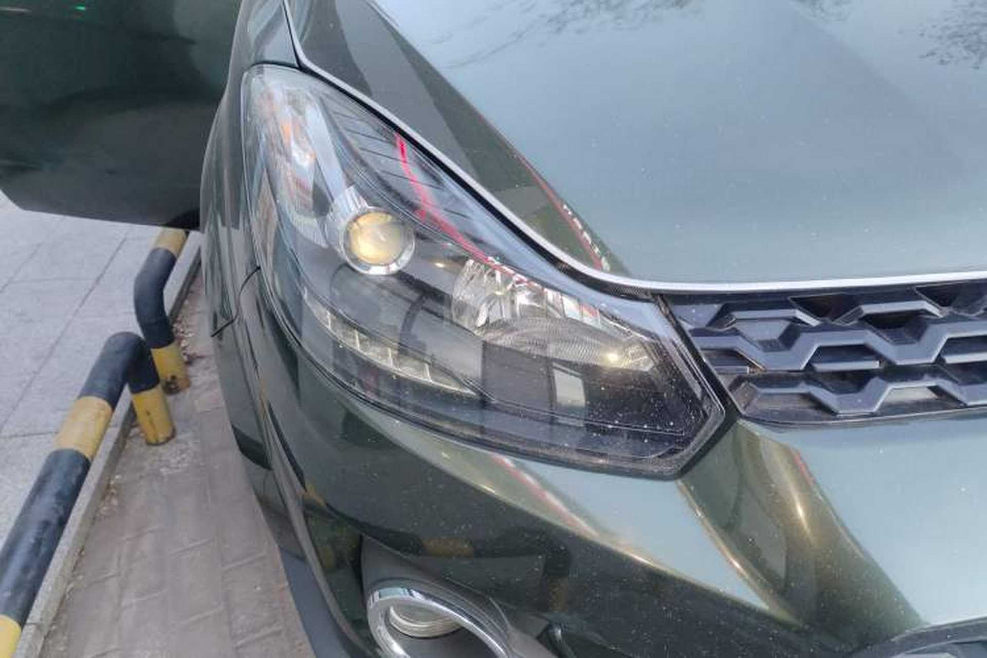 Used JMC Yuhu 3 2018 1.8T Gasoline Two-Wheel Drive Advanced Edition Standard Wheelbase Right Front Headlight