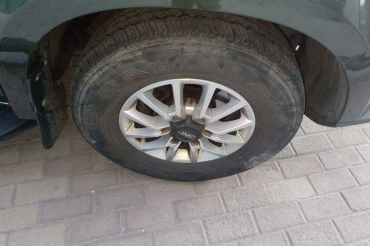 Used JMC Yuhu 3 2018 1.8T Gasoline Two-Wheel Drive Advanced Edition Standard Wheelbase Right Front Wheel Hub