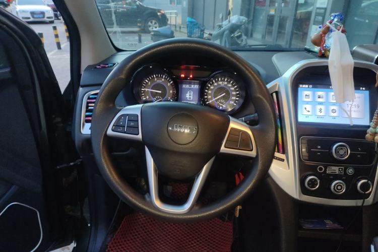 Used JMC Yuhu 3 2018 1.8T Gasoline Two-Wheel Drive Advanced Edition Standard Wheelbase Steering Wheel