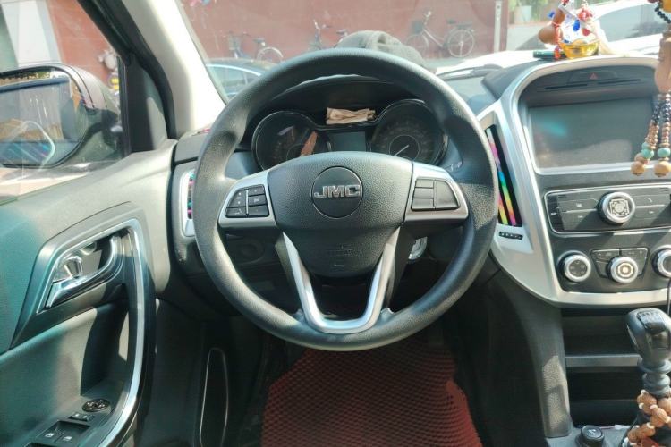 Used JMC Yuhu 3 2018 1.8T Gasoline Two-Wheel Drive Advanced Edition Standard Wheelbase Steering Wheel
