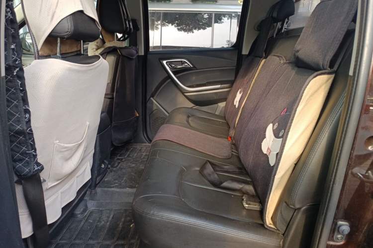 Used JMC Yuhu 3 2018 1.8T Gasoline Two-Wheel Drive Advanced Edition Standard Wheelbase Left Rear Seat