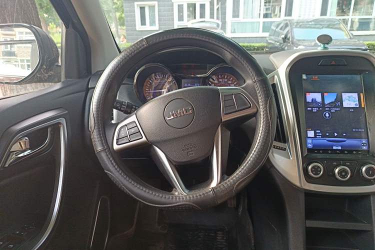 Used JMC Yuhu 3 2018 1.8T Gasoline Two-Wheel Drive Advanced Edition Standard Wheelbase Steering Wheel