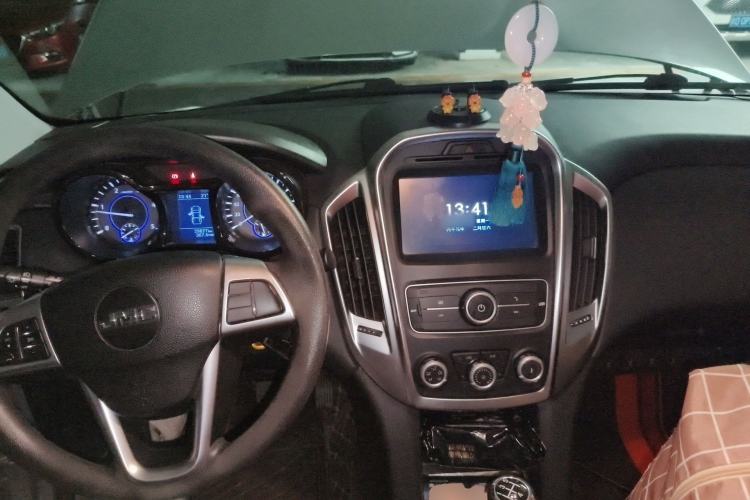 Used JMC Yuhu 3 2018 2.5T Diesel Two-Wheel Drive Advanced Version Standard Wheelbase Center Console