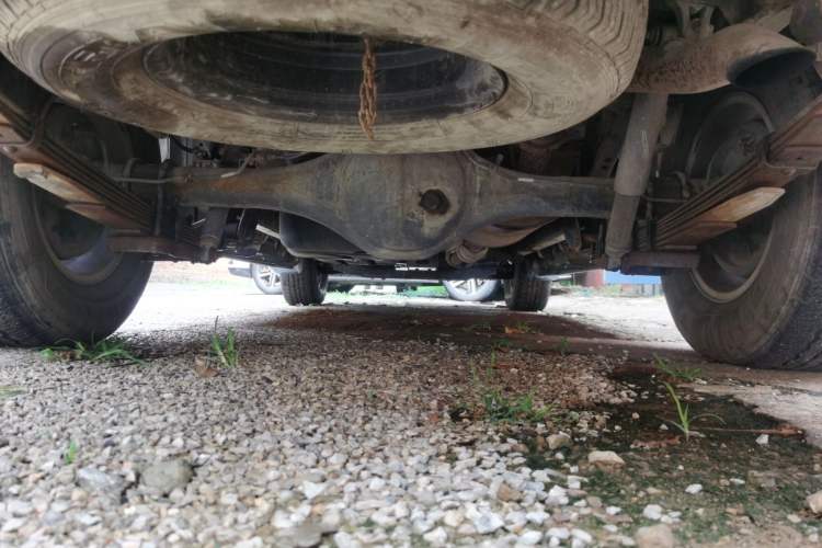 Used JMC Yuhu 3 2018 1.8T Gasoline Two-Wheel Drive Advanced Edition Standard Wheelbase Chassis Rear