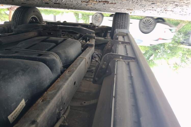 Used JMC Yuhu 3 2018 1.8T Gasoline Two-Wheel Drive Advanced Edition Standard Wheelbase Chassis Rear Left