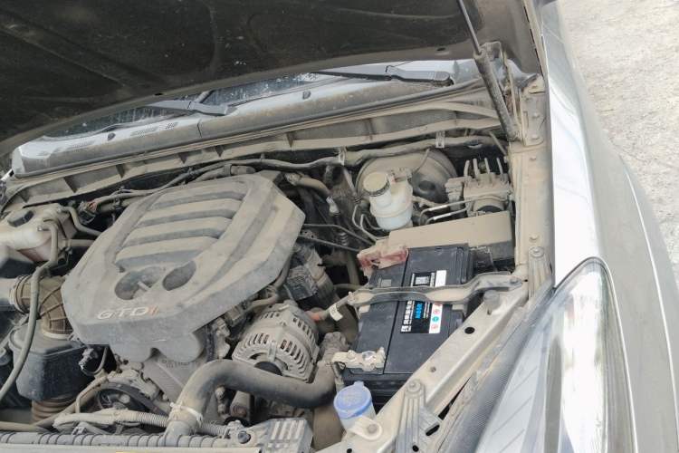 Used JMC Yuhu 3 2018 1.8T Gasoline Two-Wheel Drive Advanced Edition Standard Wheelbase Engine Bay Left