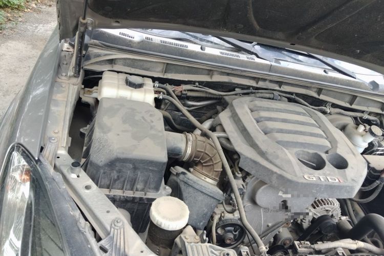 Used JMC Yuhu 3 2018 1.8T Gasoline Two-Wheel Drive Advanced Edition Standard Wheelbase Engine Bay Right