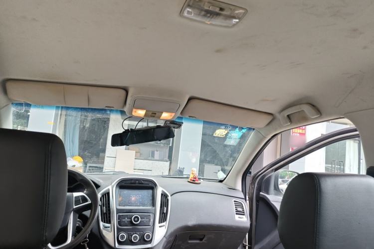 Used JMC Yuhu 3 2018 1.8T Gasoline Two-Wheel-Drive Advanced Model with Long Wheelbase Headliner