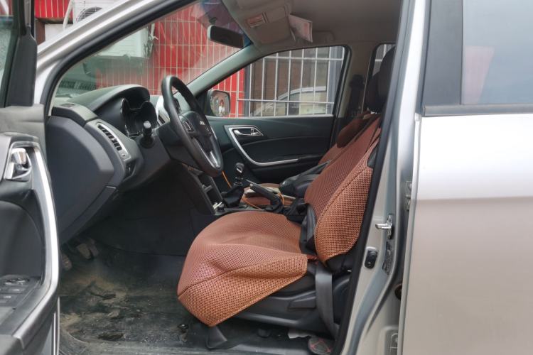 Used JMC Yuhu 3 2018 1.8T Gasoline Two-Wheel Drive Advanced Edition Standard Wheelbase Left Front Seat