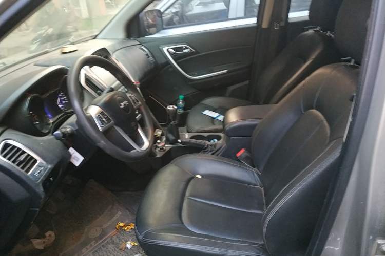 Used JMC Yuhu 3 2018 2.5T Diesel Two-Wheel Drive Advanced Version with Long Wheelbase Left Front Seat