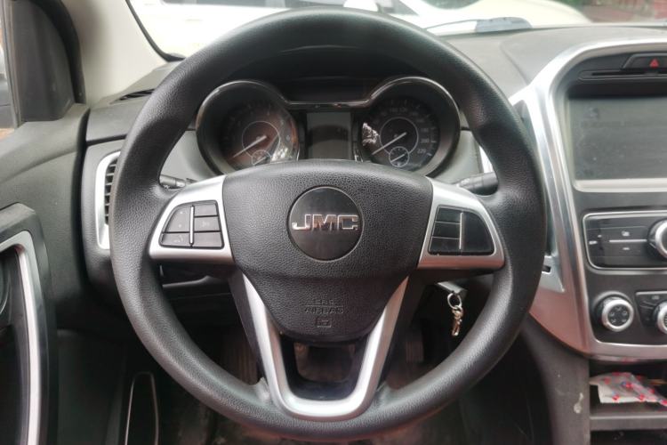 Used JMC Yuhu 3 2018 1.8T Gasoline Two-Wheel Drive Advanced Edition Standard Wheelbase Steering Wheel
