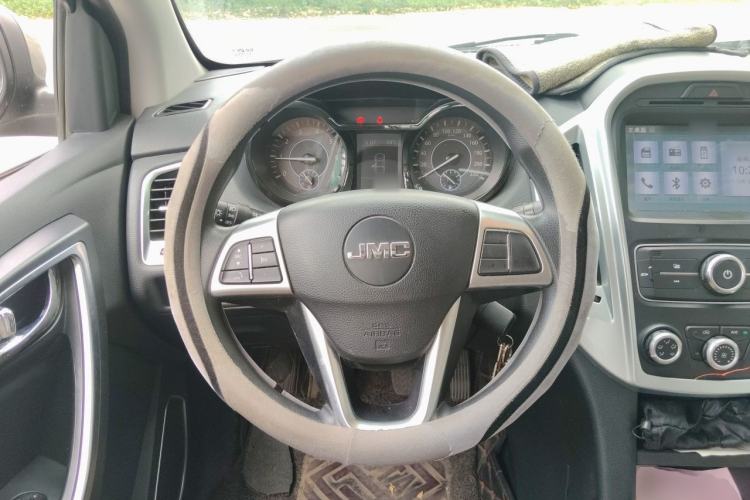 Used JMC Yuhu 3 2018 1.8T Gasoline Two-Wheel Drive Advanced Edition Standard Wheelbase Steering Wheel