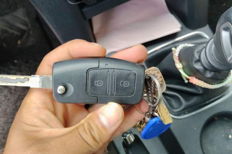 Used JMC Yuhu 3 2018 1.8T Gasoline Two-Wheel Drive Advanced Edition Standard Wheelbase Vehicle Key