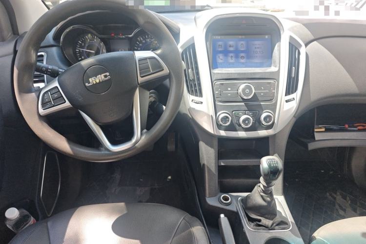 Used JMC Yuhu 3 2018 1.8T Gasoline 4x4 Advanced Long Wheelbase Model Center Console