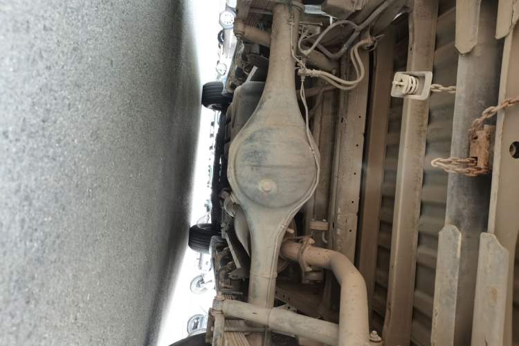 Used JMC Yuhu 3 2018 1.8T Gasoline Two-Wheel Drive Advanced Edition Standard Wheelbase Chassis Rear