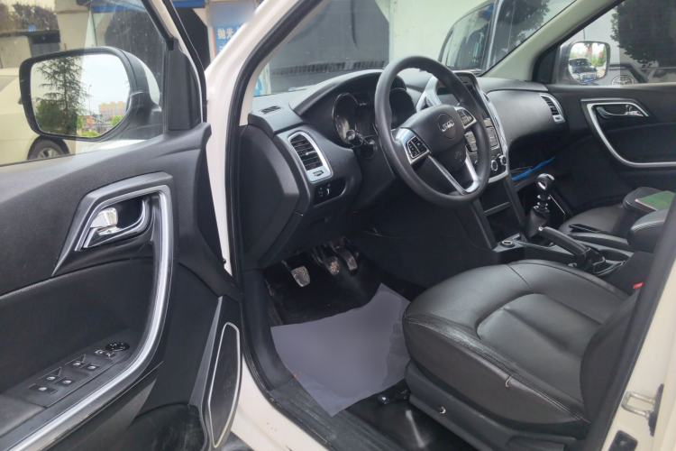 Used JMC Yuhu 3 2018 1.8T Gasoline Two-Wheel-Drive Advanced Model with Long Wheelbase Driver Seat