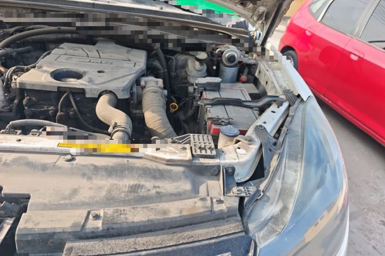 Used JMC Yuhu 3 2018 2.5T Diesel Two-Wheel Drive Advanced Version Standard Wheelbase Engine Bay Left