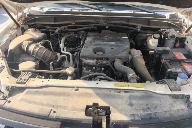Used JMC Yuhu 3 2018 2.5T Diesel 4x4 Luxury Edition Long Wheelbase Engine Bay