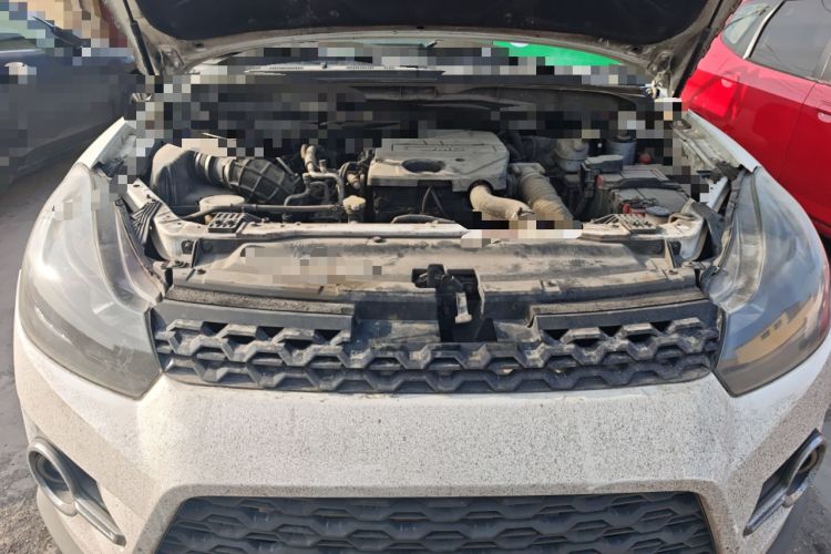 Used JMC Yuhu 3 2018 2.5T Diesel Two-Wheel Drive Advanced Version Standard Wheelbase Engine Bay
