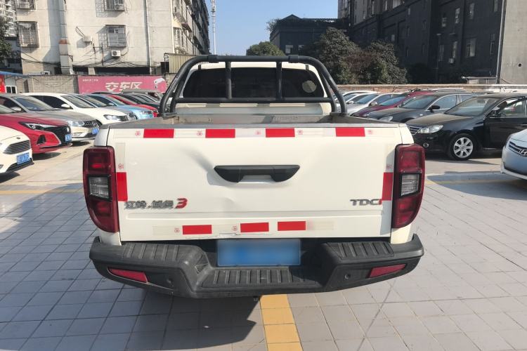 Used JMC Yuhu 3 2018 2.5T Diesel 4x4 Luxury Edition Long Wheelbase Exterior 4