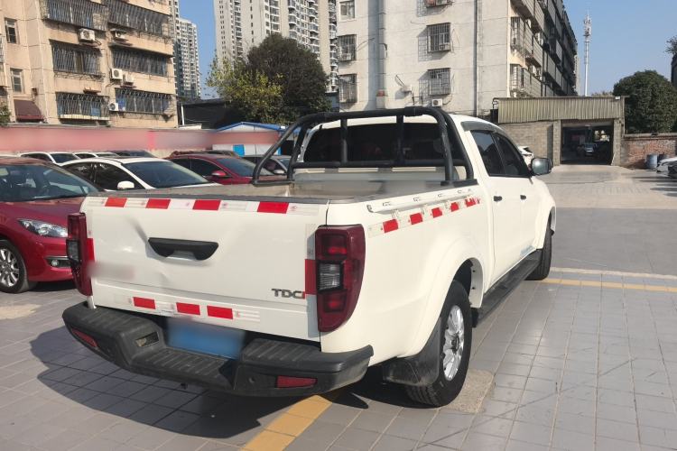 Used JMC Yuhu 3 2018 2.5T Diesel 4x4 Luxury Edition Long Wheelbase Exterior 5