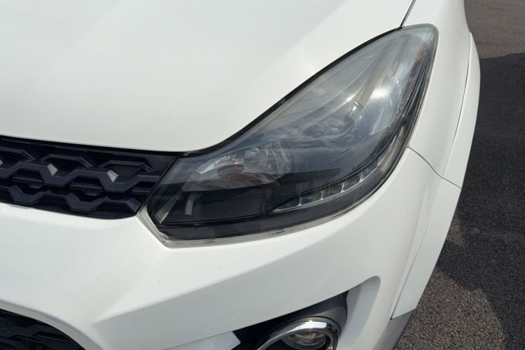 Used JMC Yuhu 3 2018 2.5T Diesel Two-Wheel Drive Advanced Version Standard Wheelbase Exterior 7