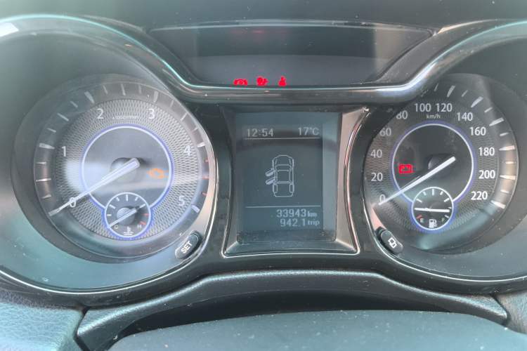 Used JMC Yuhu 3 2018 2.5T Diesel 4x4 Luxury Edition Long Wheelbase Instrument Cluster
