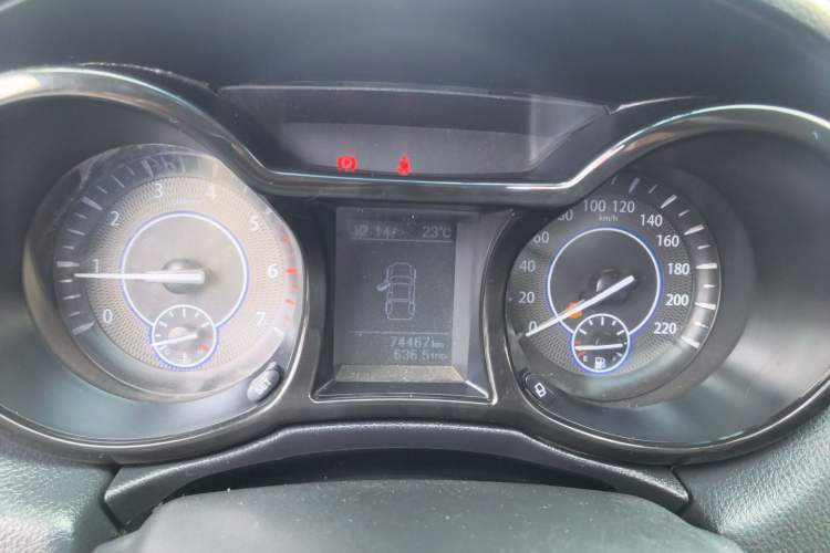 Used JMC Yuhu 3 2018 1.8T Gasoline Two-Wheel-Drive Advanced Model with Long Wheelbase Instrument Cluster