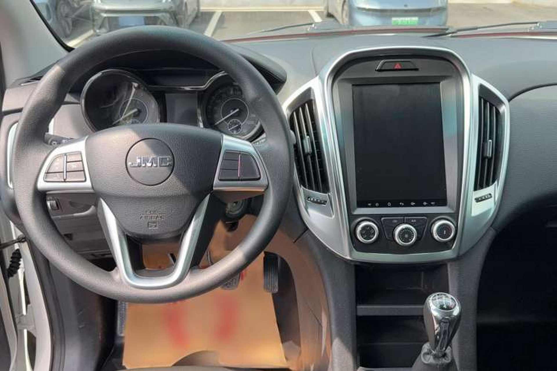 Used JMC Yuhu 3 2018 2.5T Diesel Two-Wheel Drive Advanced Version Standard Wheelbase Interior 3