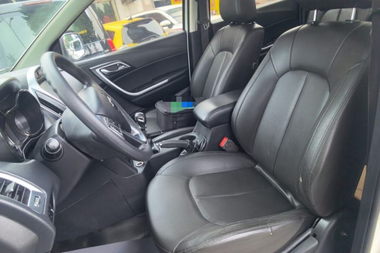 Used JMC Yuhu 3 2018 1.8T Gasoline Two-Wheel-Drive Advanced Model with Long Wheelbase Left Front Seat
