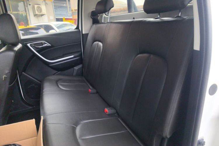 Used JMC Yuhu 3 2018 1.8T Gasoline Two-Wheel-Drive Advanced Model with Long Wheelbase Left Rear Seat
