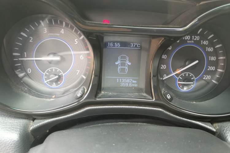 Used JMC Yuhu 3 2018 1.8T Gasoline Two-Wheel Drive Advanced Edition Standard Wheelbase Odometer Close Up
