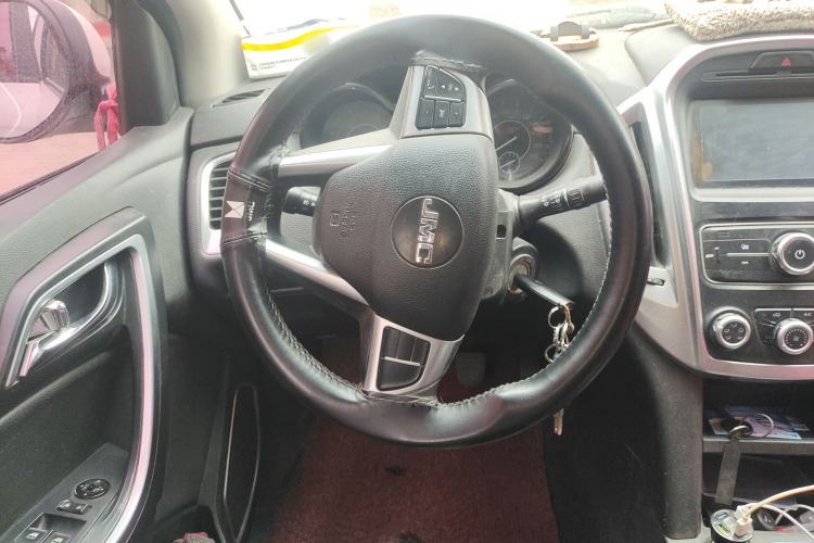 Used JMC Yuhu 3 2018 2.5T Diesel Two-Wheel Drive Advanced Version with Long Wheelbase Steering Wheel