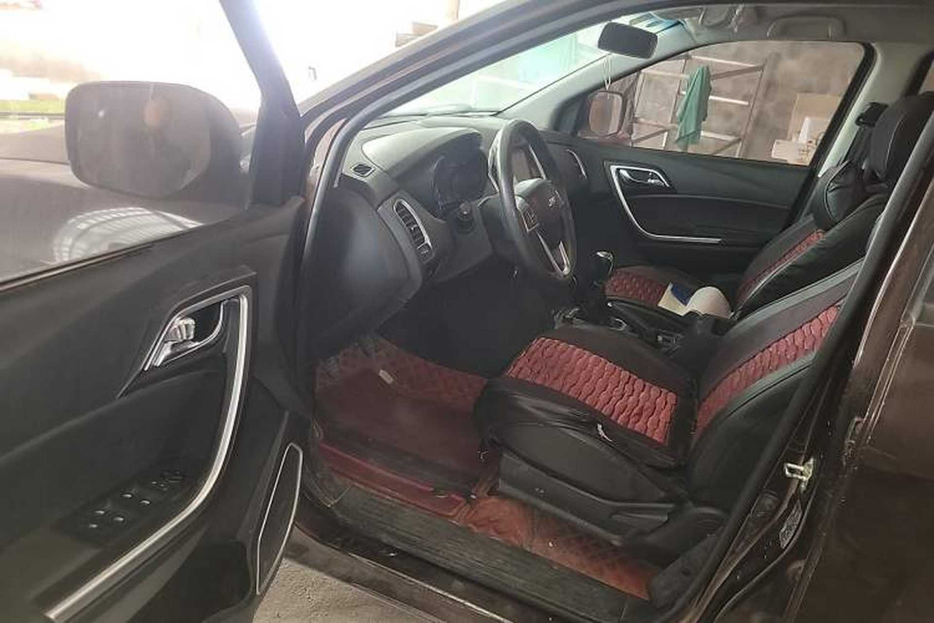 Used JMC Yuhu 5 2018 2.4T Classic Edition Diesel Manual Two-Wheel Drive Luxury Long-Wheelbase JX4D24A5L Driver Seat